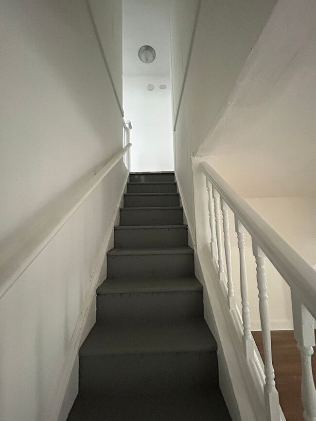 Building Photo - 35 Dexter St