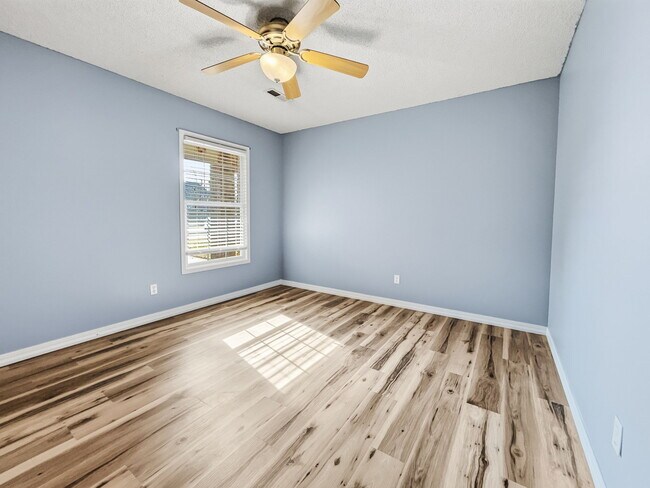 Building Photo - 3204 Peach Blossom