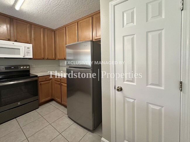 Building Photo - 1036 N Black Cherry Dr