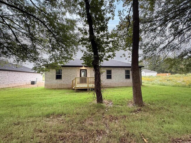 Building Photo - 16 Bobby Eugene Dr