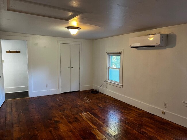 Building Photo - 222 Douglas Ave