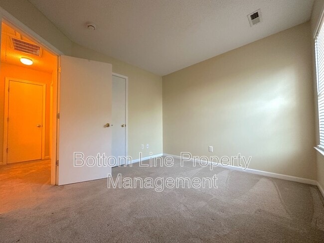 Building Photo - 131 Camforth Dr