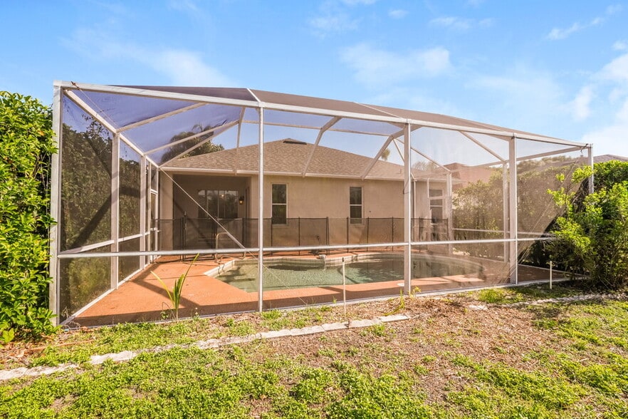 Building Photo - 18217 Brookpark Dr