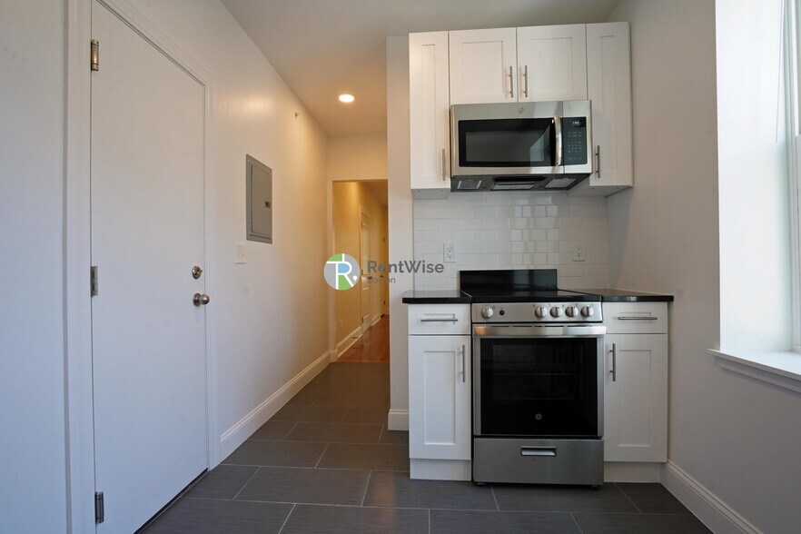 Building Photo - 123 Sutherland Rd