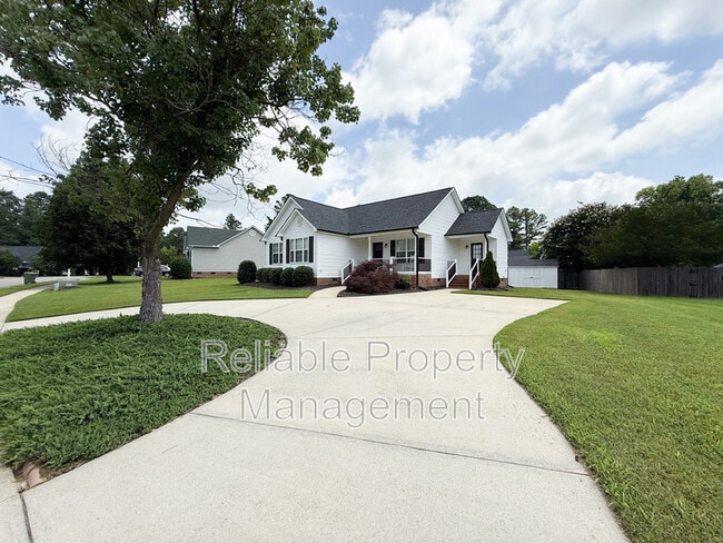 Building Photo - 805 Phillips Pointe Dr