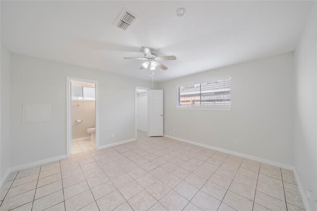 Building Photo - 10915 Sagecrest Ln
