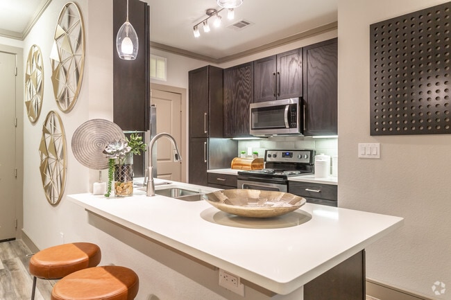 Kitchen - Midtown One80