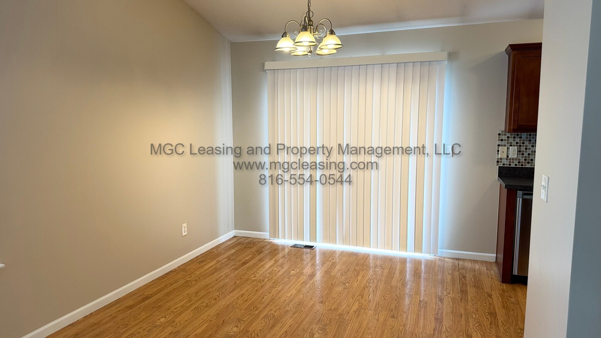 Building Photo - 8426 N Ava Ave