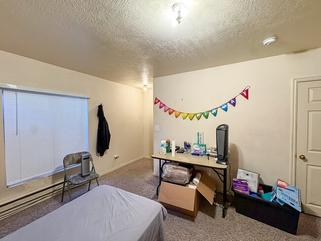 Building Photo - 565 N 300 E