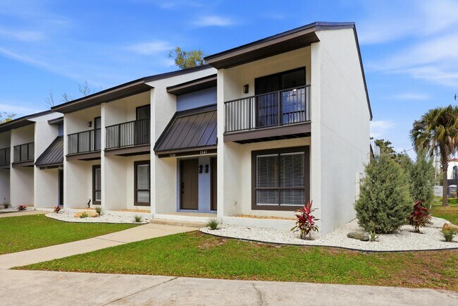 Building Photo - 1331 Cedar St