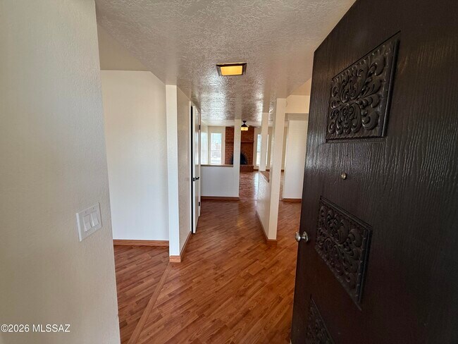 Building Photo - 625 N Brown Ave