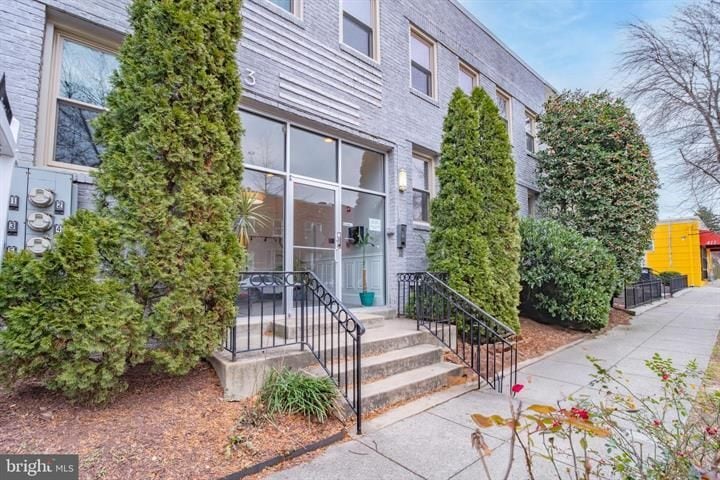 Primary Photo - 423 18th St NE