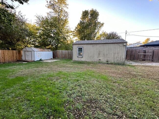 Building Photo - 2 Bed 1 Bath NW OKC