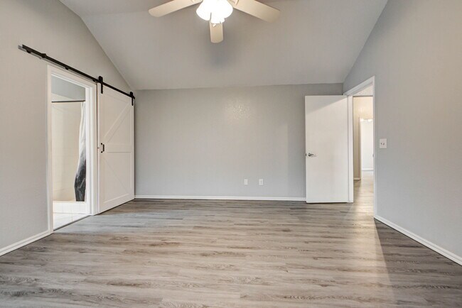 Building Photo - 1817 SE 1st St