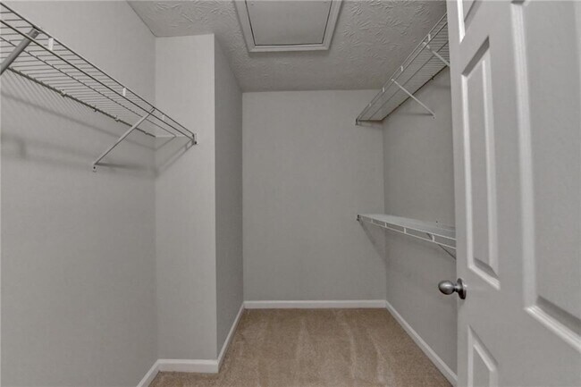 Building Photo - 310 Andrew Ridge Dr