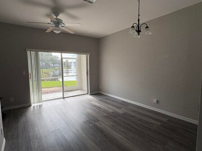 Building Photo - 2/2.5 Townhome in Fort Myers for Rent