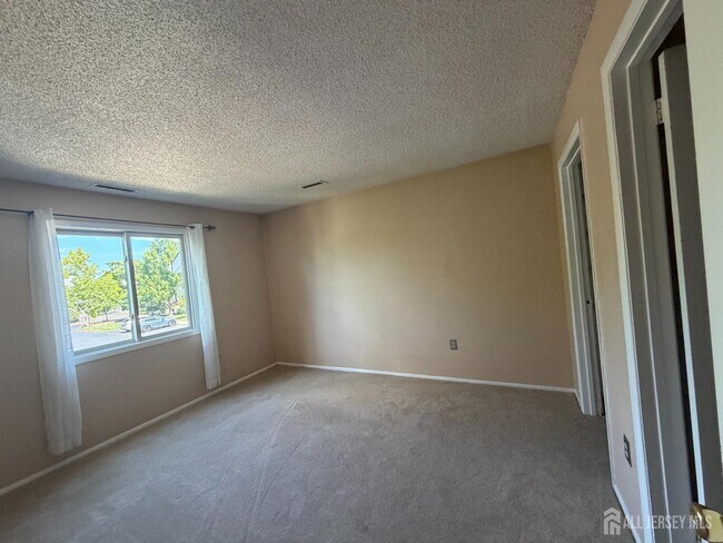 Building Photo - 1006 Aspen Dr