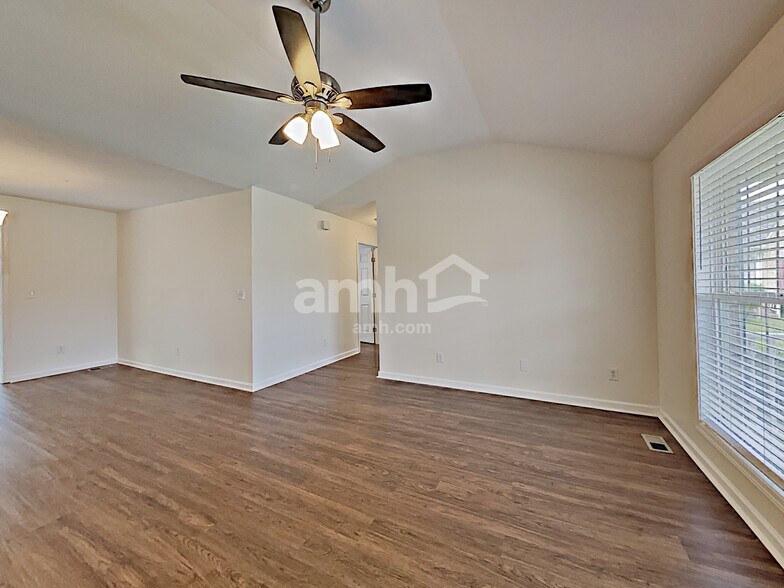 Building Photo - 2908 Checkers Ct