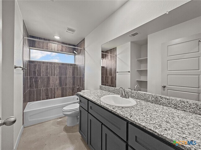 Building Photo - 822 Freedom Cir