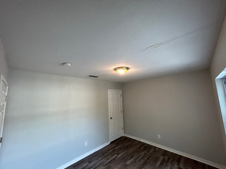 Building Photo - 13613 Woodstone Way