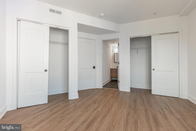 Building Photo - 1519 Ridge Ave