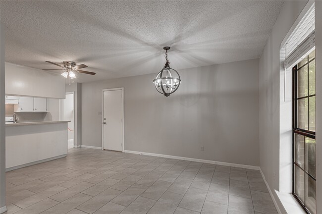 Building Photo - 3011 Sand Dr