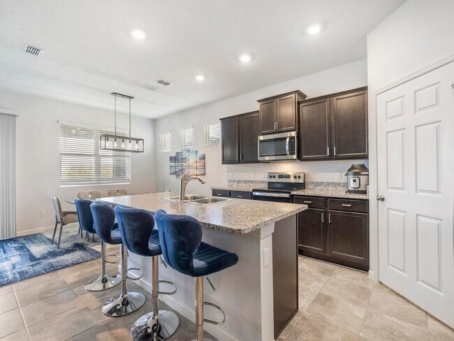 Building Photo - 12341 Arabella Dr