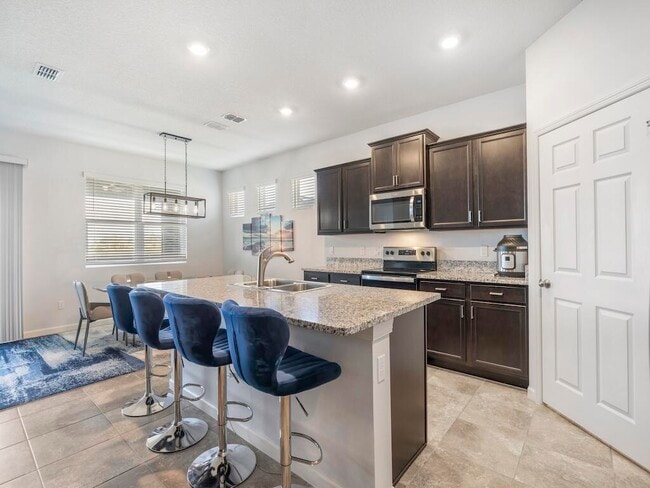 Building Photo - 12341 Arabella Dr