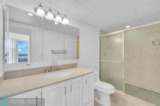 Building Photo - 2841 N Ocean Blvd