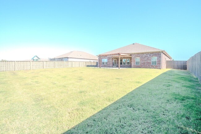 Building Photo - 14145 Lannister Ln