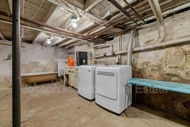 Building Photo - 46 Providence St