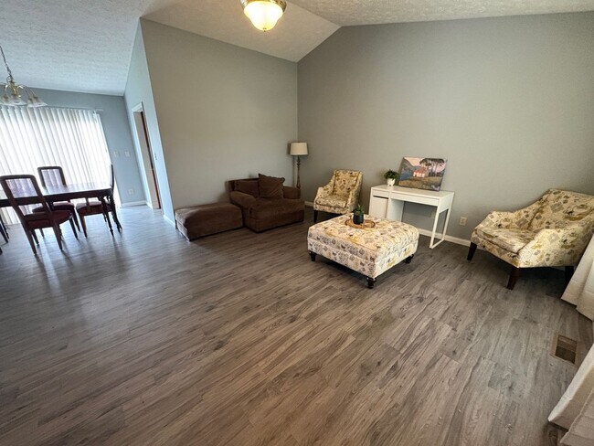 Building Photo - 3 Bd 2 Ba with 2 car garage in West Lafayette