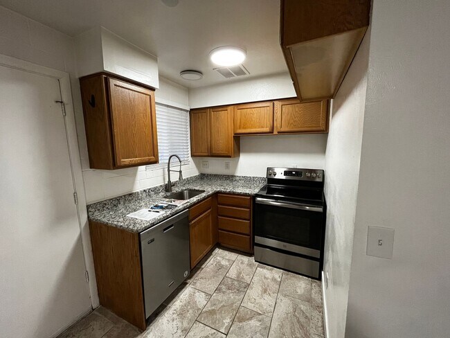 Building Photo - RENT DISCOUNTED $100/mo August-December. $...