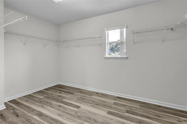 Building Photo - 81 Panorama Dr