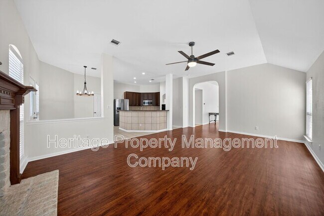 Building Photo - 1115 Willow Knoll