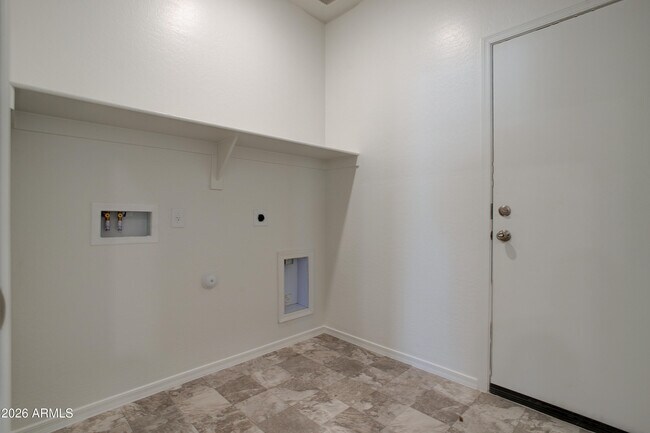 Building Photo - 12340 W Kaler Dr