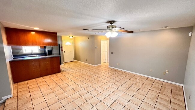 Building Photo - Charming 2 Bedroom, 1 Bathroom Home in Deltona!!
