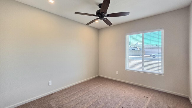 Building Photo - 11740 N 74th Dr