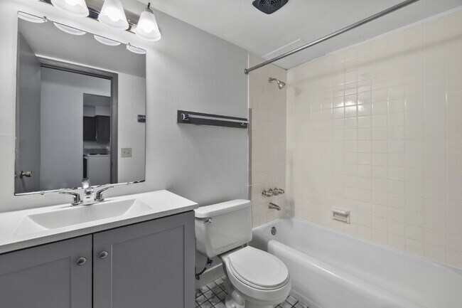 Building Photo - Large, updated, two bedroom available Febr...