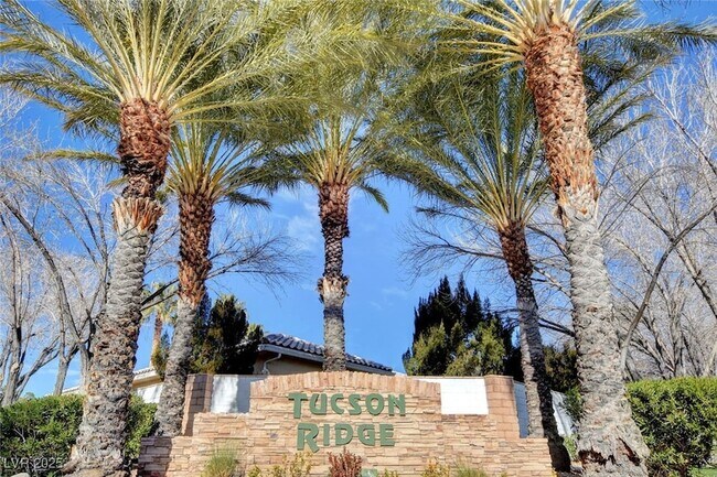 Building Photo - 4683 Clay Peak Dr