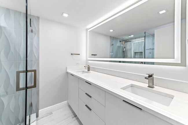 Building Photo - 146 Heritage Way