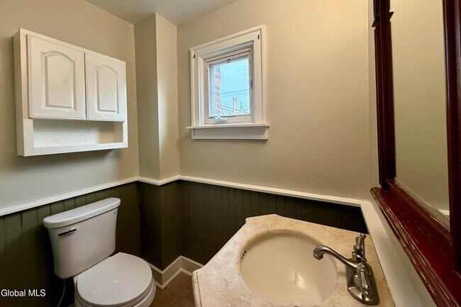 Building Photo - 9 Green Ridge Pl