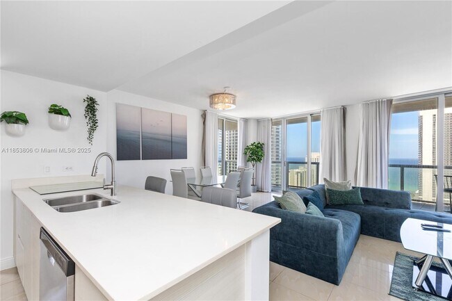 Building Photo - 2600 E Hallandale Beach Blvd