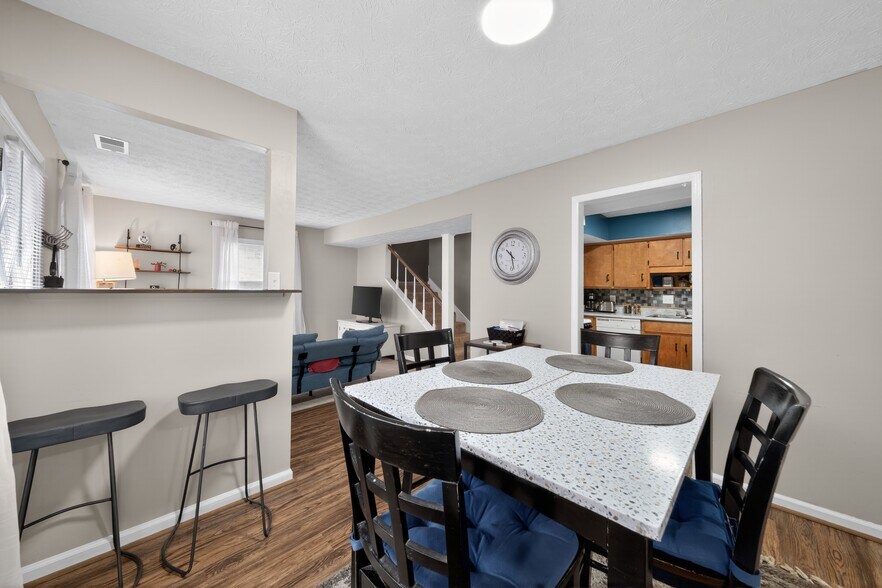 Building Photo - 534 Oak Meadow Ln