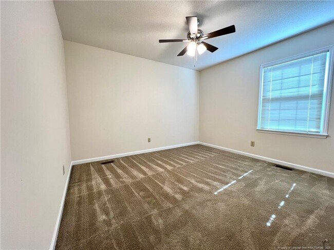 Building Photo - 6017 Lakeway Dr