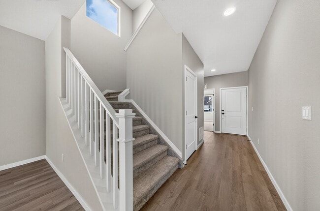 Building Photo - 466 Indian Grass St