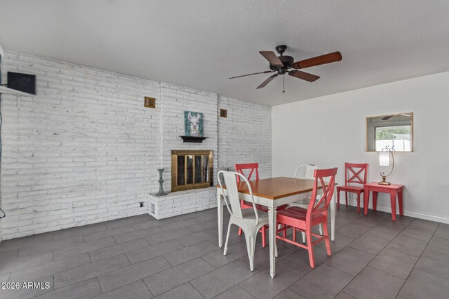 Building Photo - 106 E Geneva Dr