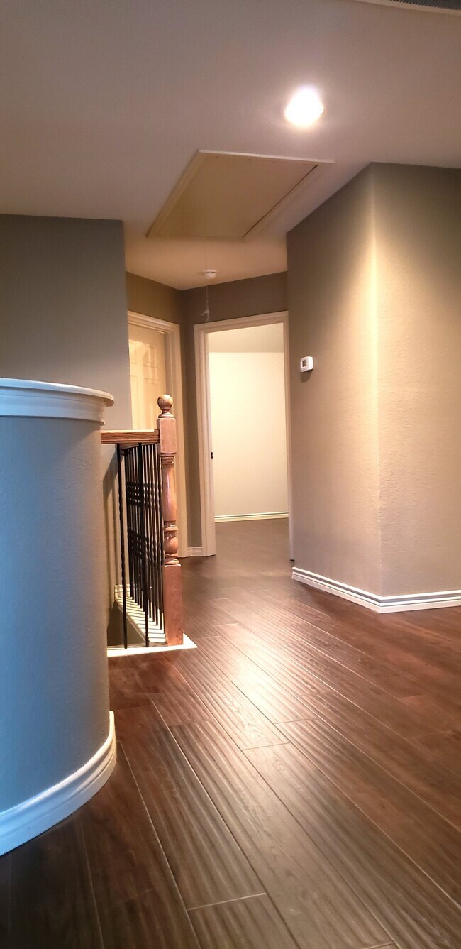 Building Photo - 3410 Somerset Ln