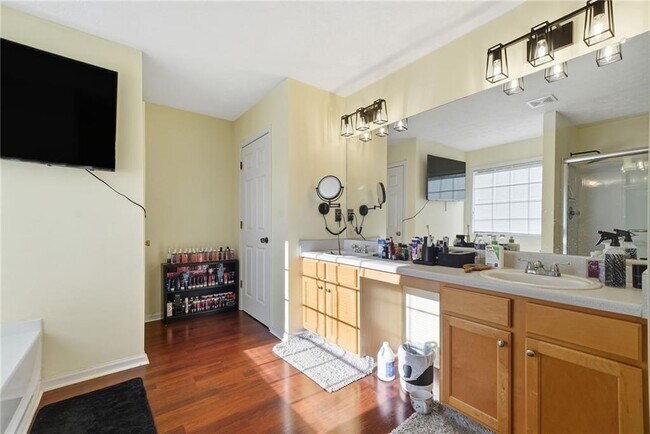 Building Photo - 3592 Kittery Dr SW