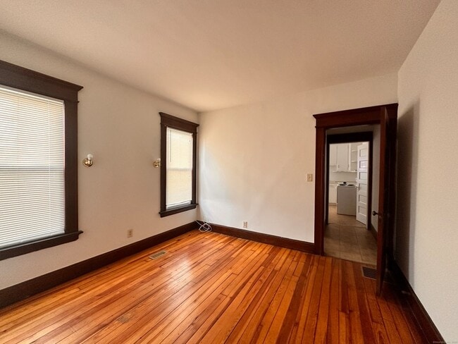 Building Photo - 227 Olivia St